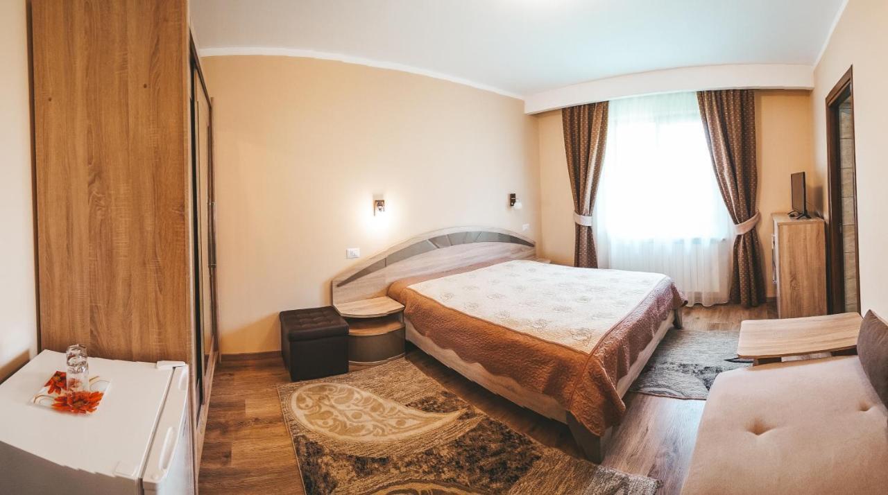 Pensiunea Eladi Borşa Buitenkant foto